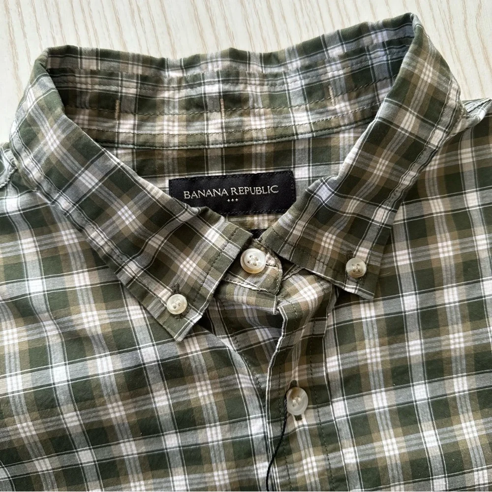 NWOT Banana Republic Untucked Fit Plaid Button Down Green White Shirt Large